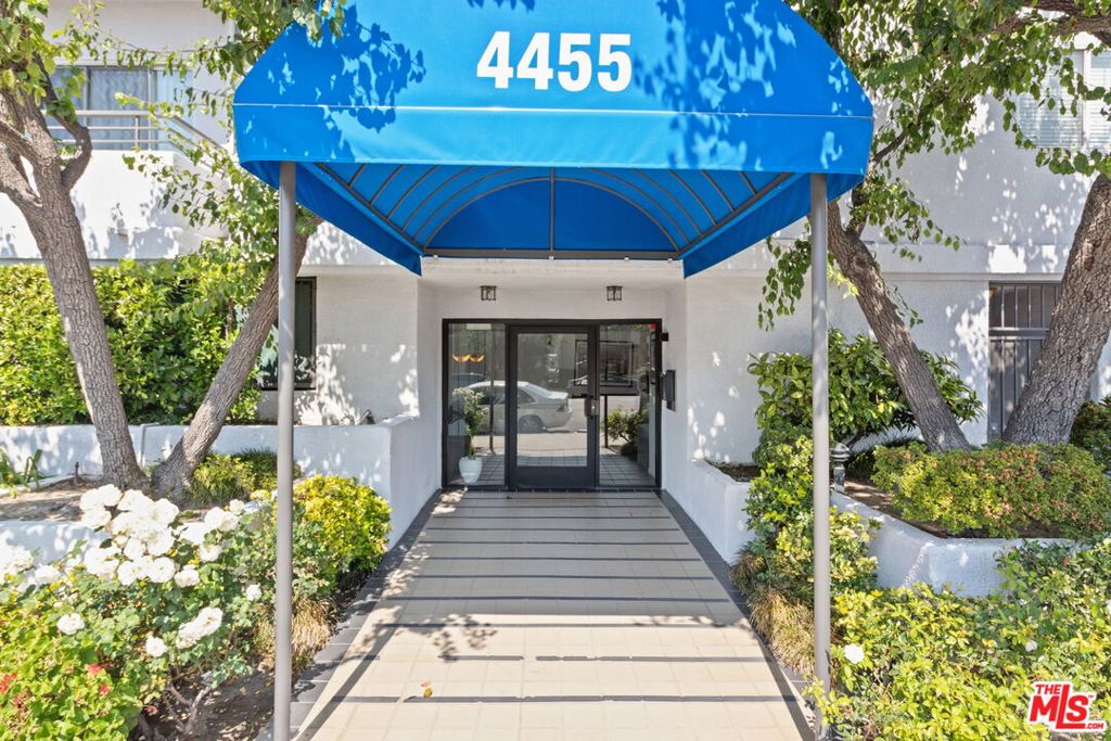 4455 Hazeltine Avenue 201