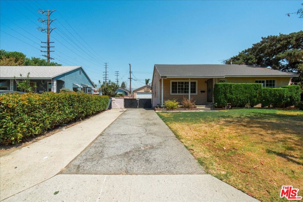 1037 E Grovecenter Street