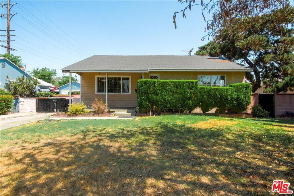 1037 E Grovecenter Street