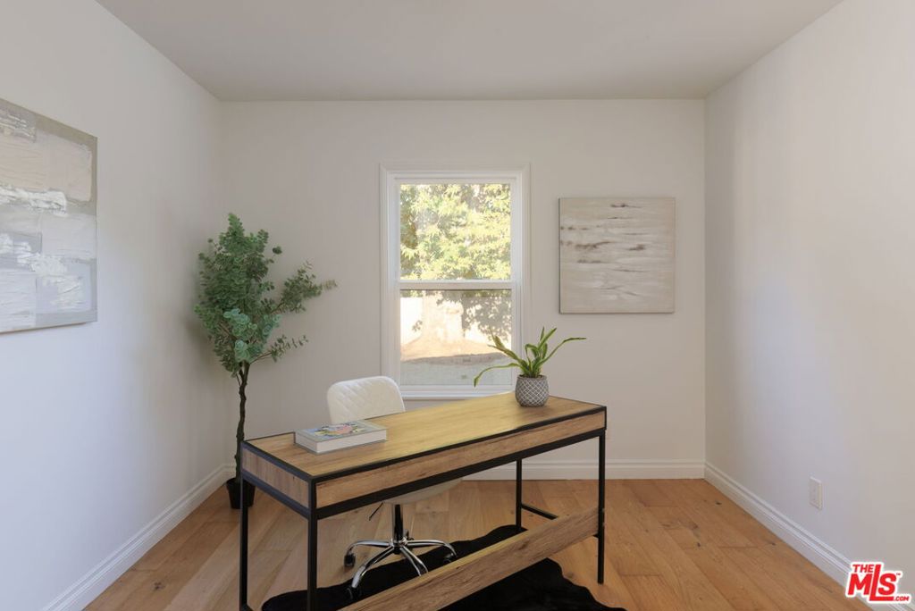 596 N Sierra Madre Boulevard