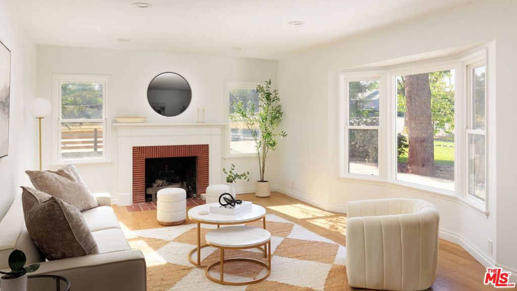 596 N Sierra Madre Boulevard