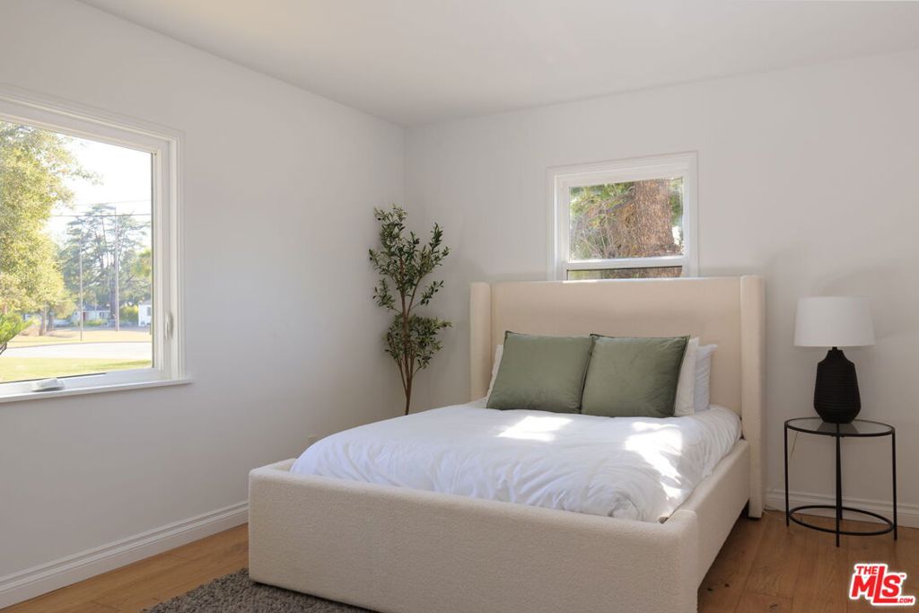 596 N Sierra Madre Boulevard