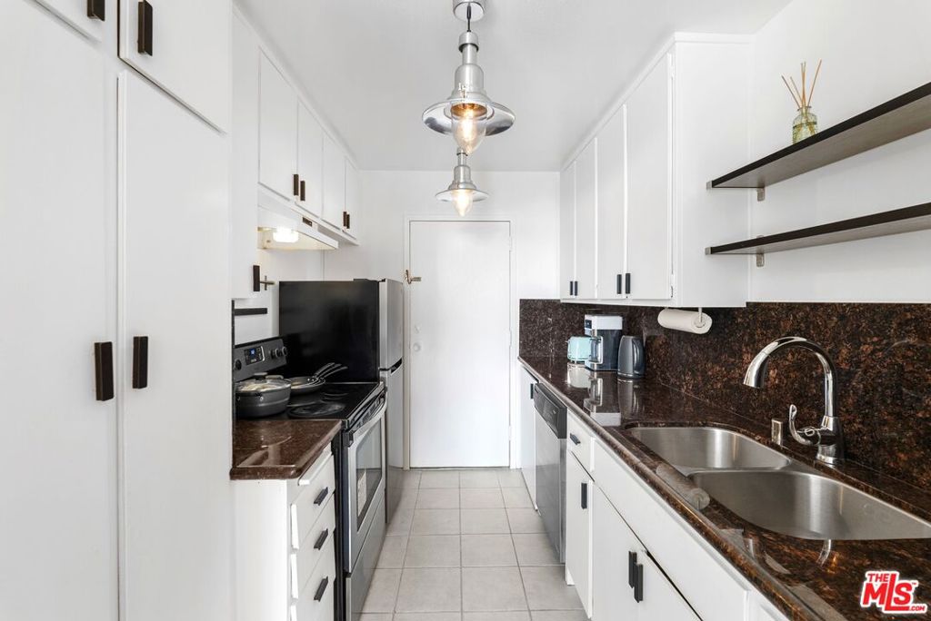 100 S Doheny Drive 710