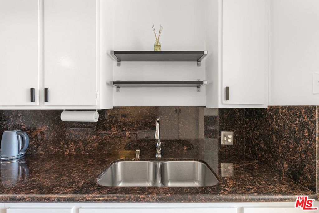 100 S Doheny Drive 710