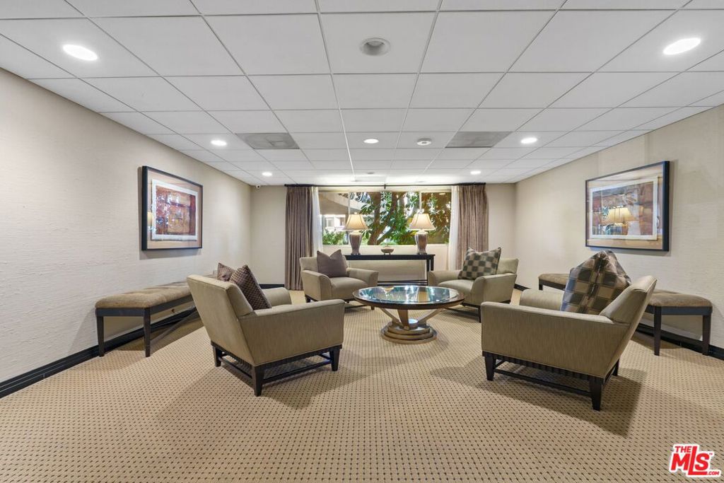 100 S Doheny Drive 710