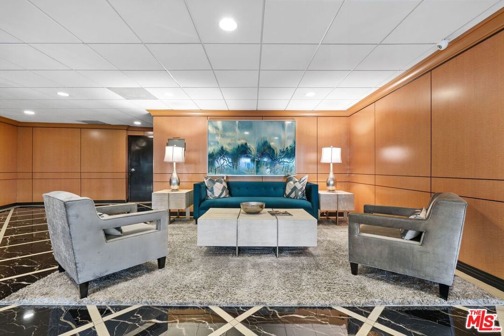 100 S Doheny Drive 710