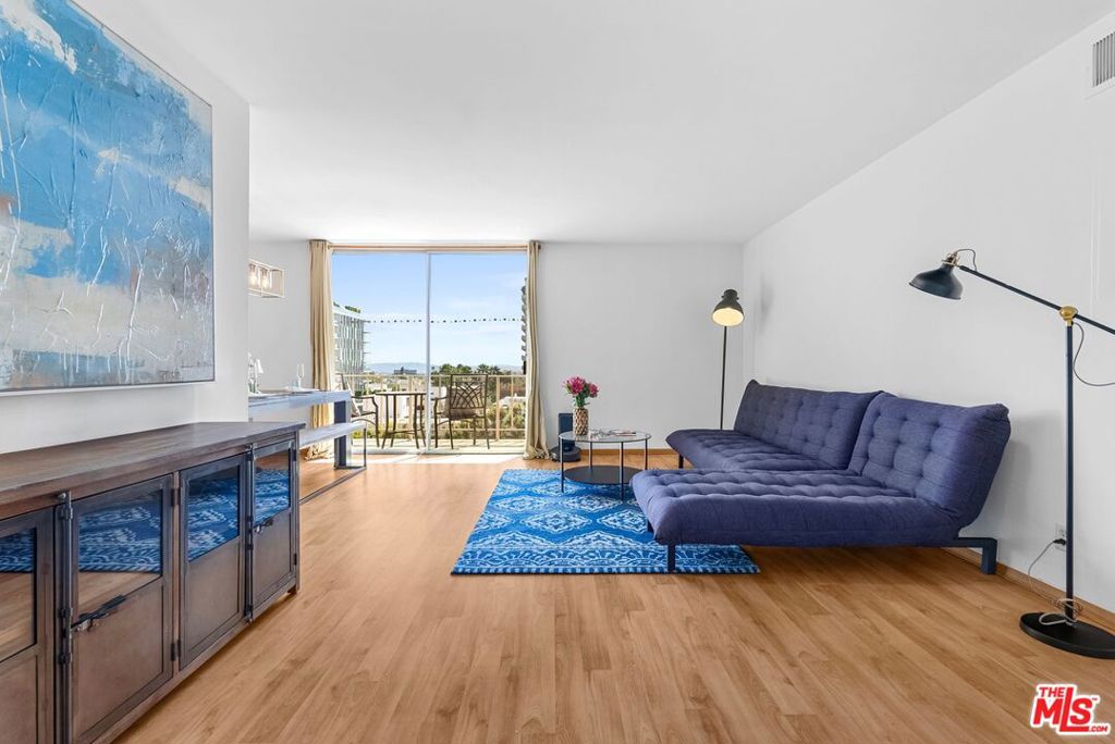 100 S Doheny Drive 710