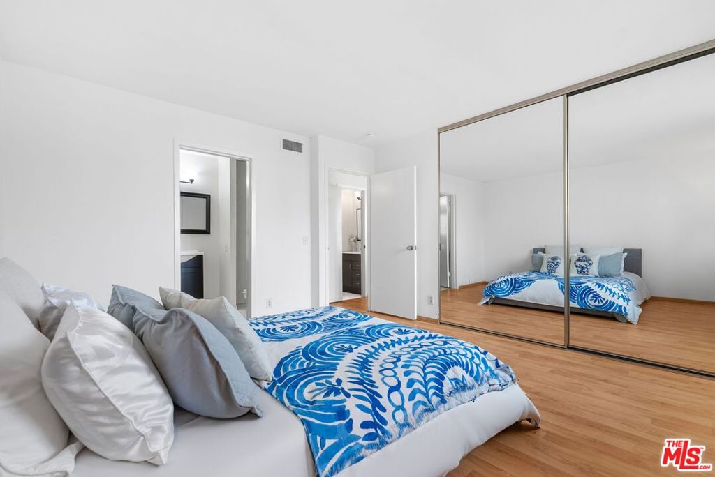 100 S Doheny Drive 710