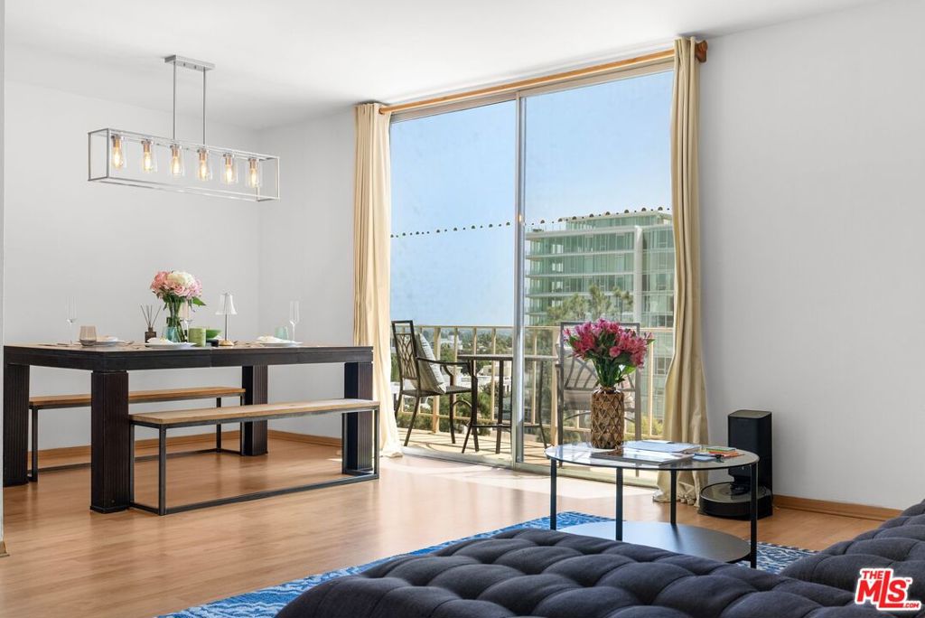 100 S Doheny Drive 710