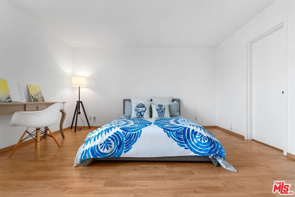 100 S Doheny Drive 710