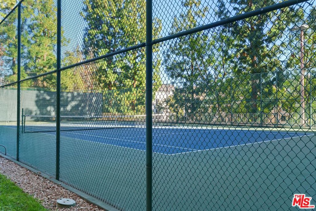 100 S Doheny Drive 710