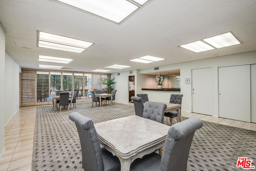 339 N Palm Drive 601