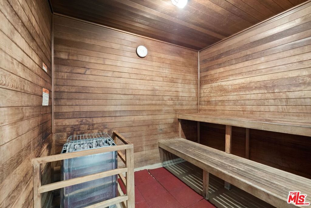 388 E Ocean Boulevard 408