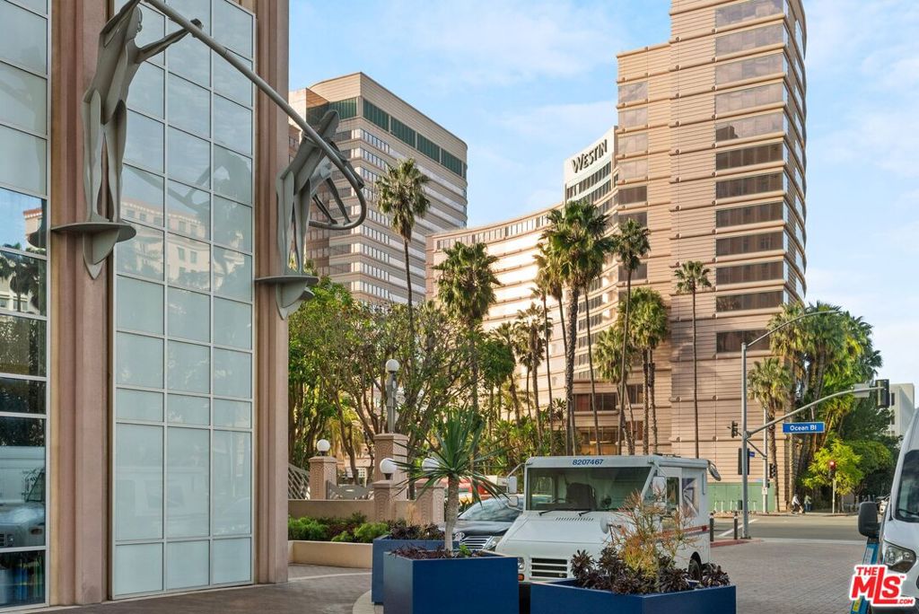 388 E Ocean Boulevard 408