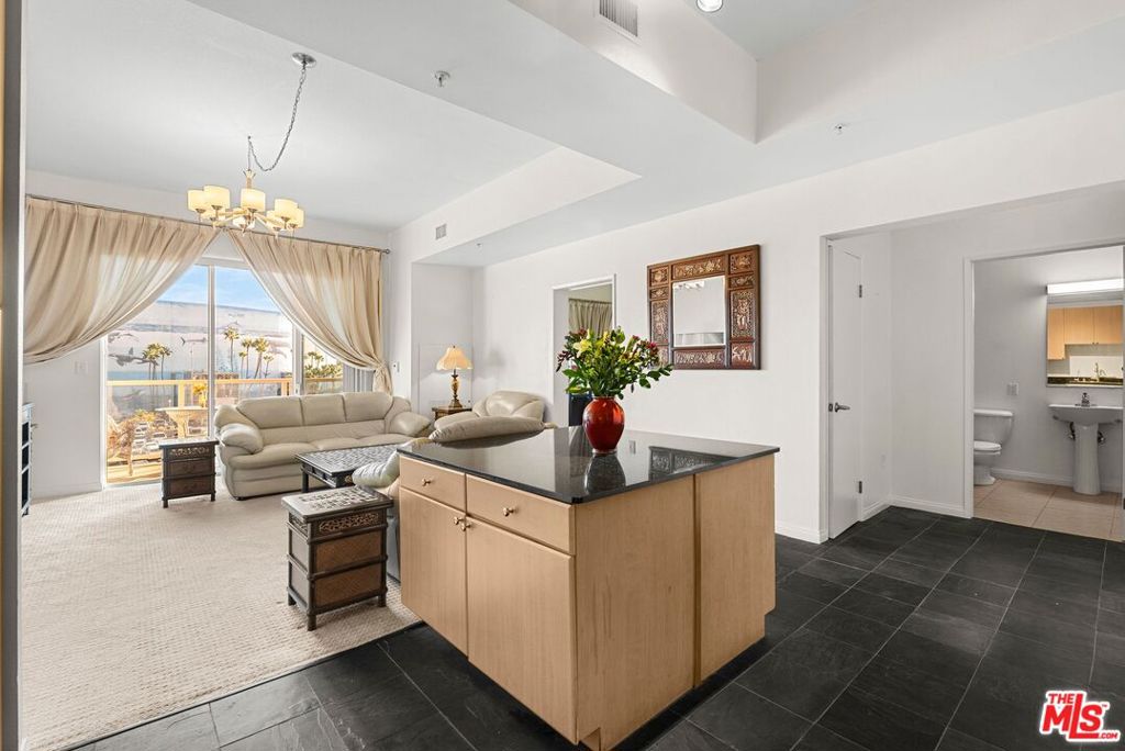 388 E Ocean Boulevard 408