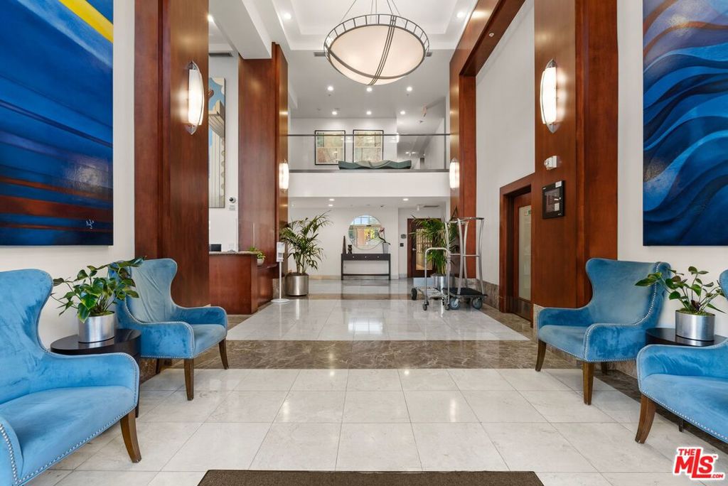 388 E Ocean Boulevard 408