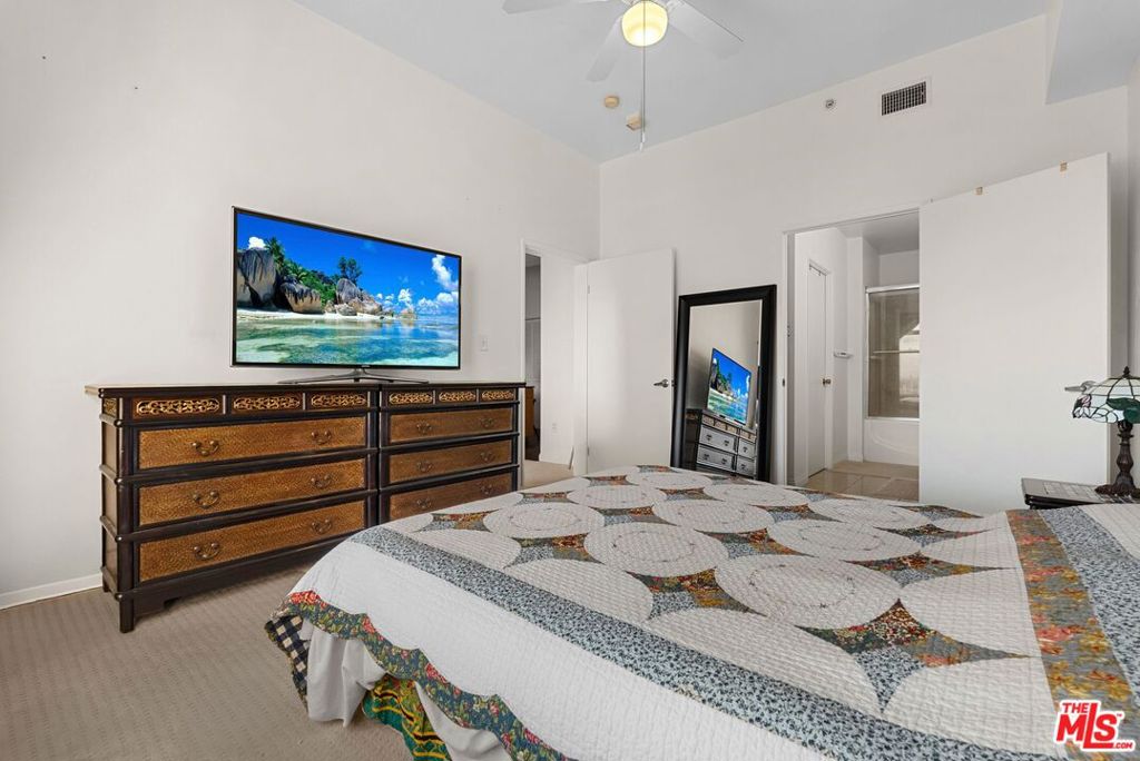 388 E Ocean Boulevard 408