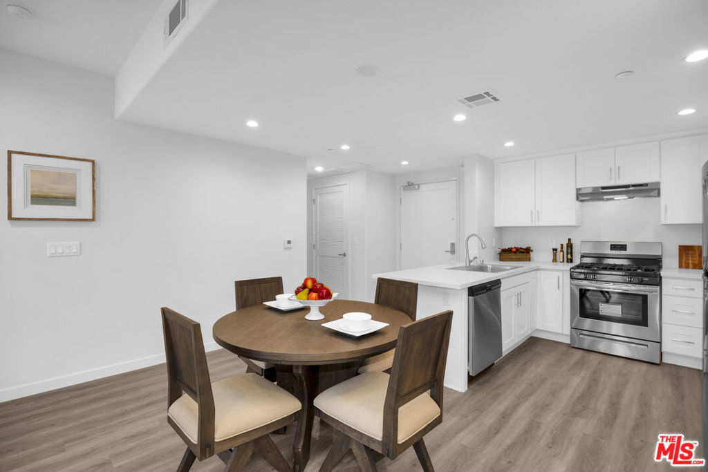 419 N Chandler Avenue 518