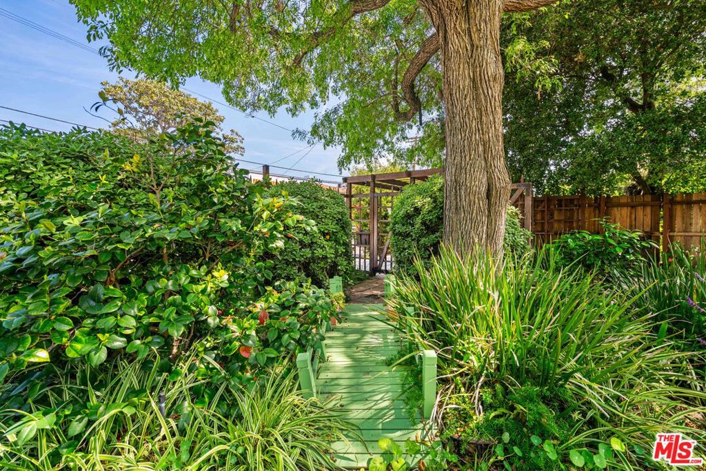 4963 Haskell Avenue