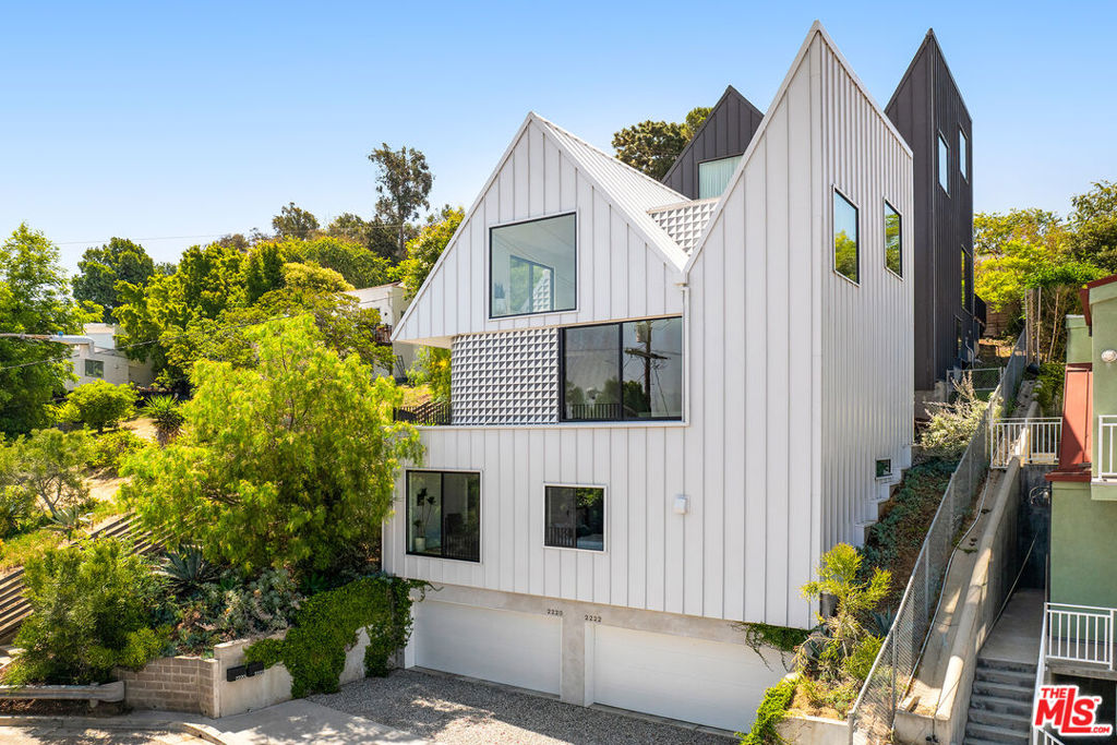 2220 Electric Street