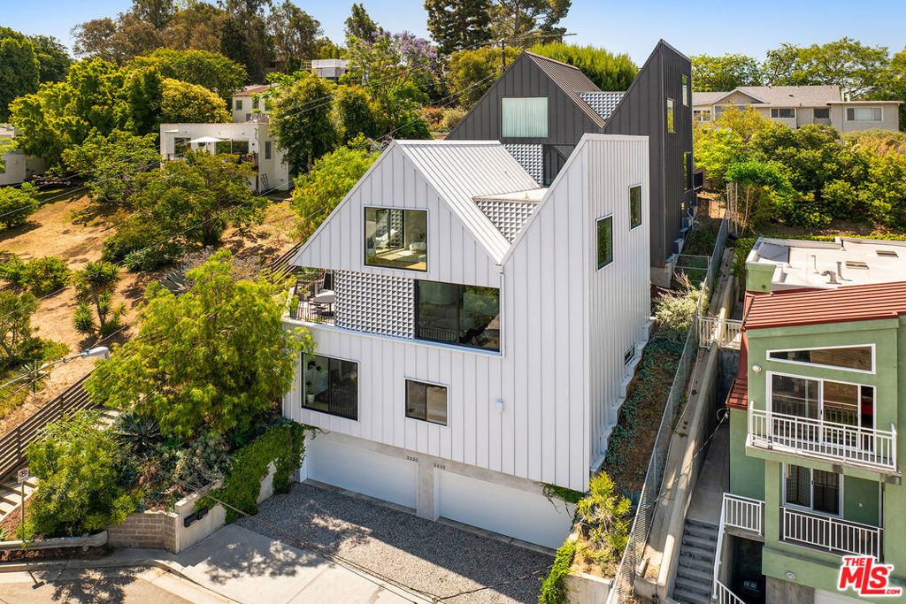 2220 Electric Street