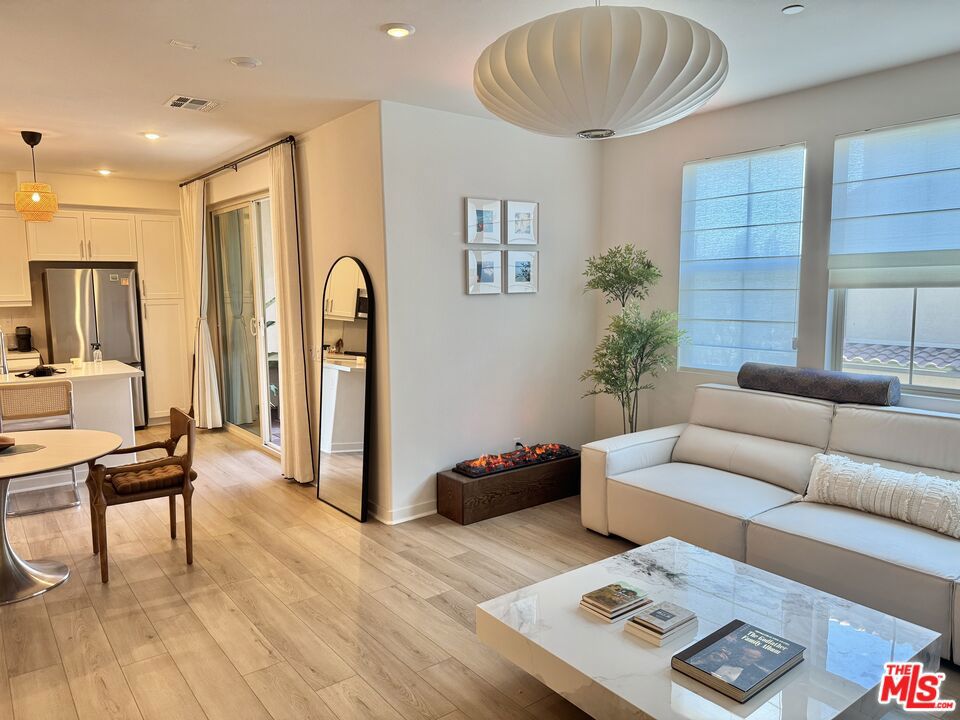 11338 Valley C