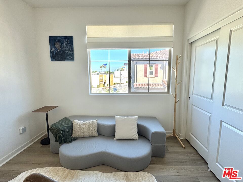 11338 Valley C