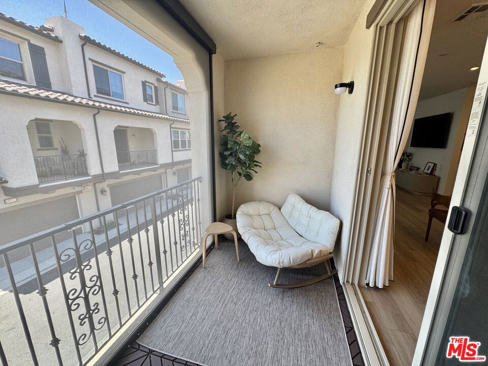 11338 Valley C