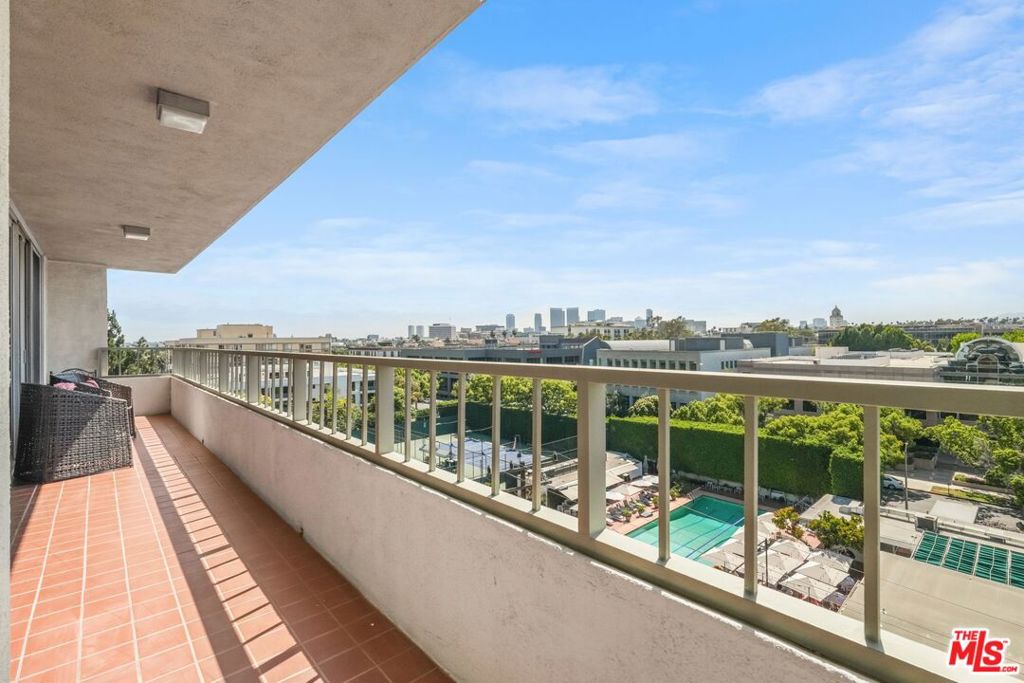 339 N Palm Drive PH1