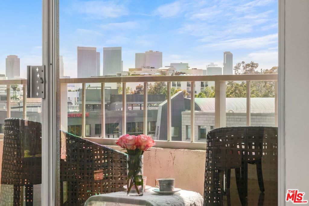 339 N Palm Drive PH1