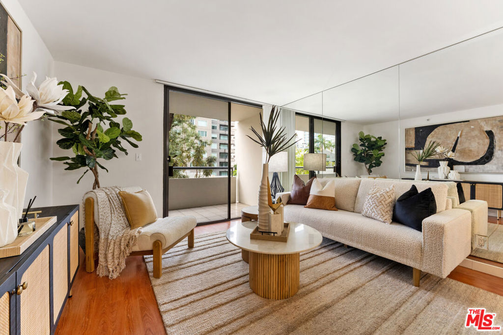 600 W 9th Street 302