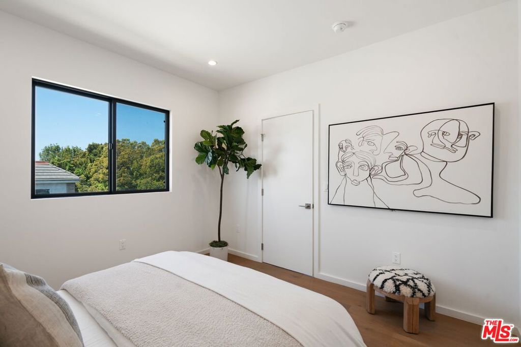 12614 Venice Boulevard