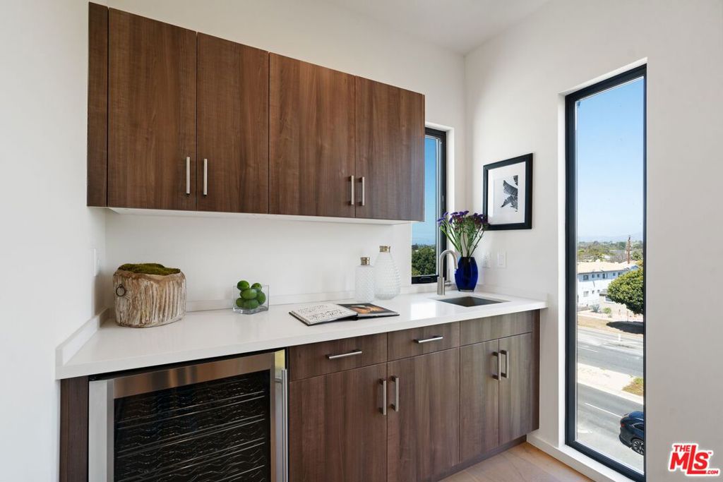 12614 Venice Boulevard