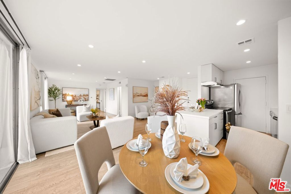 100 S Doheny Drive 514
