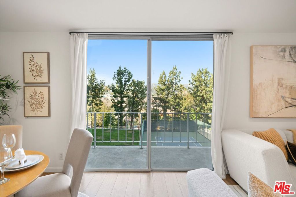 100 S Doheny Drive 514