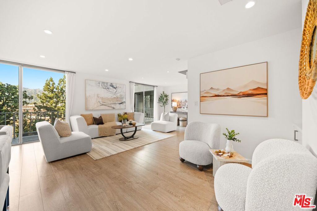 100 S Doheny Drive 514