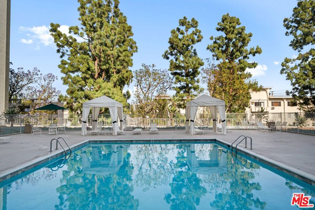 100 S Doheny Drive 514