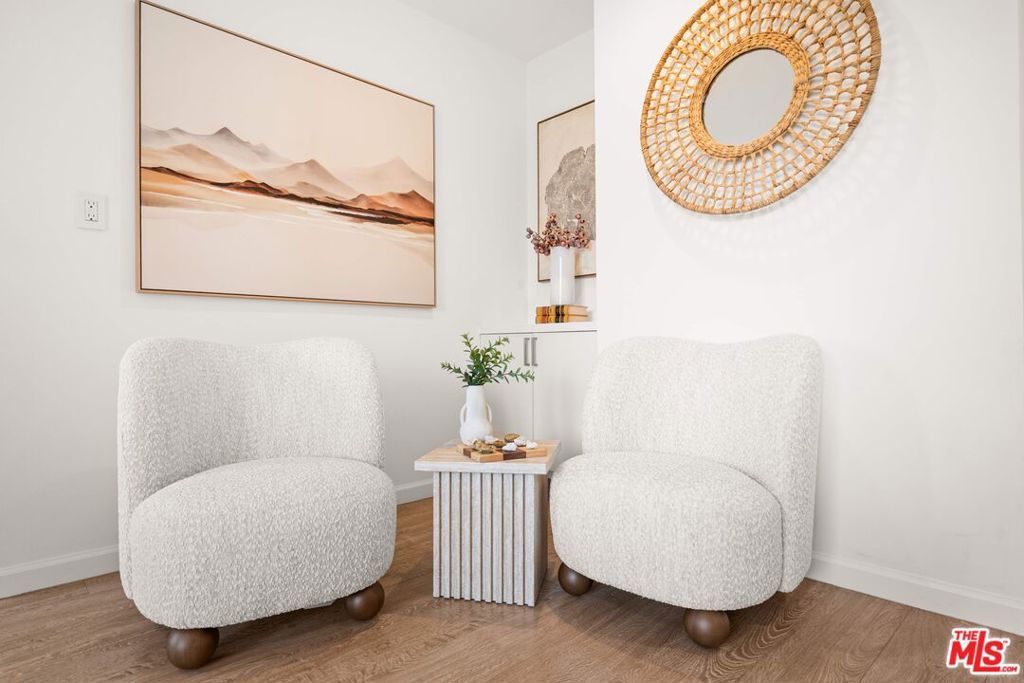 100 S Doheny Drive 514