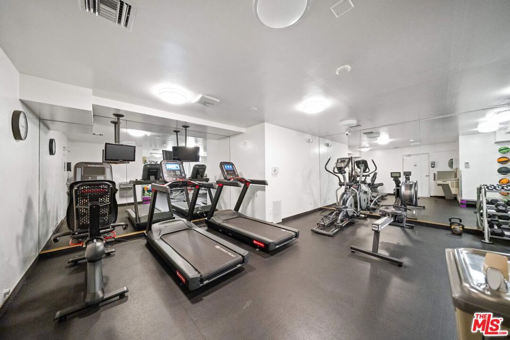 100 S Doheny Drive 514