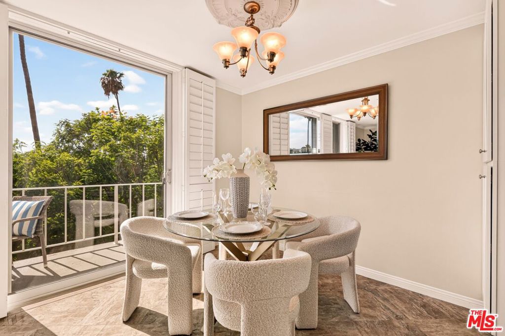 100 S Doheny Drive 402