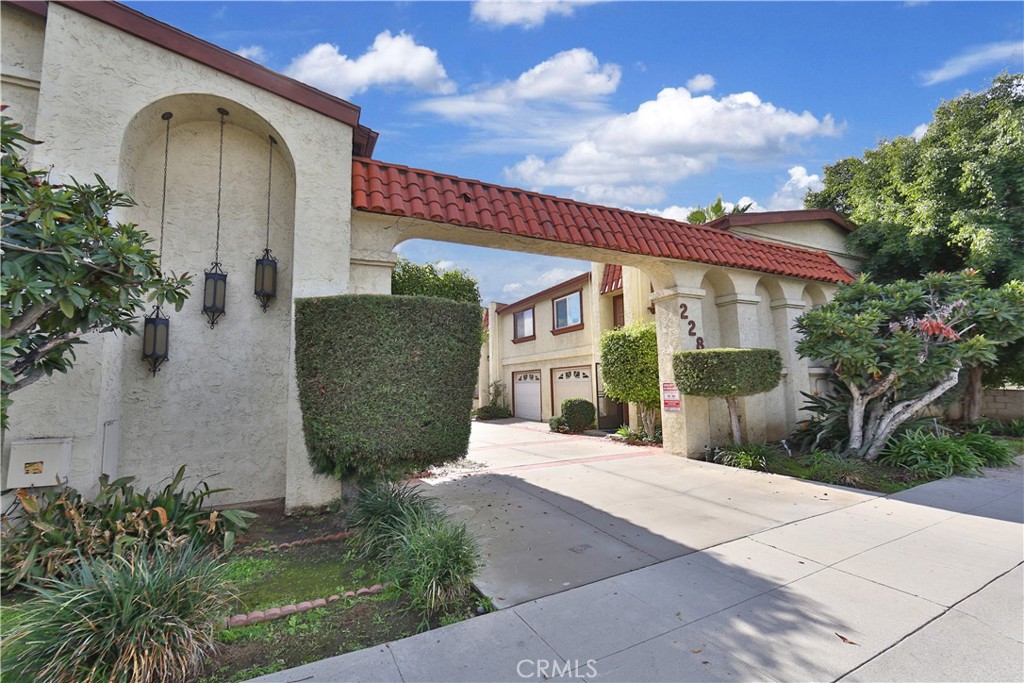 228 E Broadway E