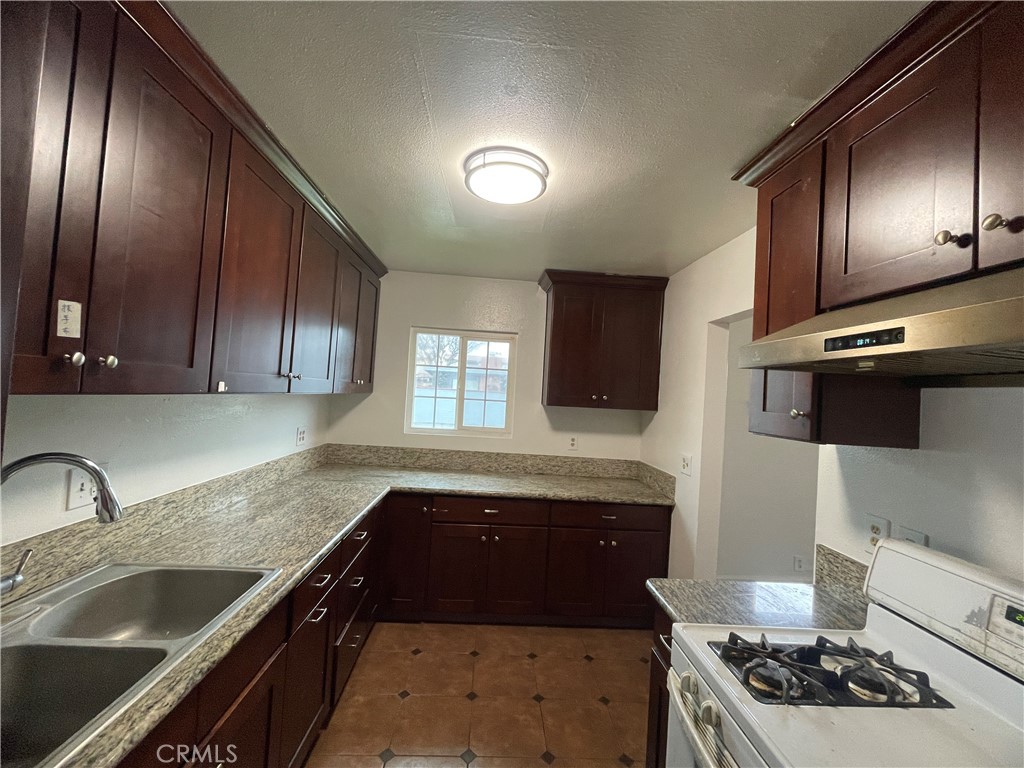153 S Muscatel Avenue