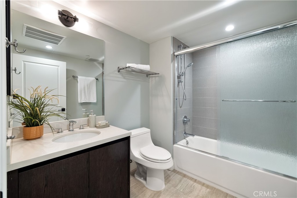 168 S Sierra Madre Boulevard 206