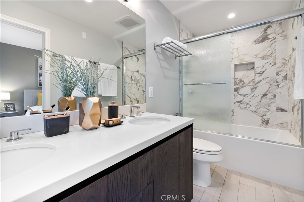 168 S Sierra Madre Boulevard 206