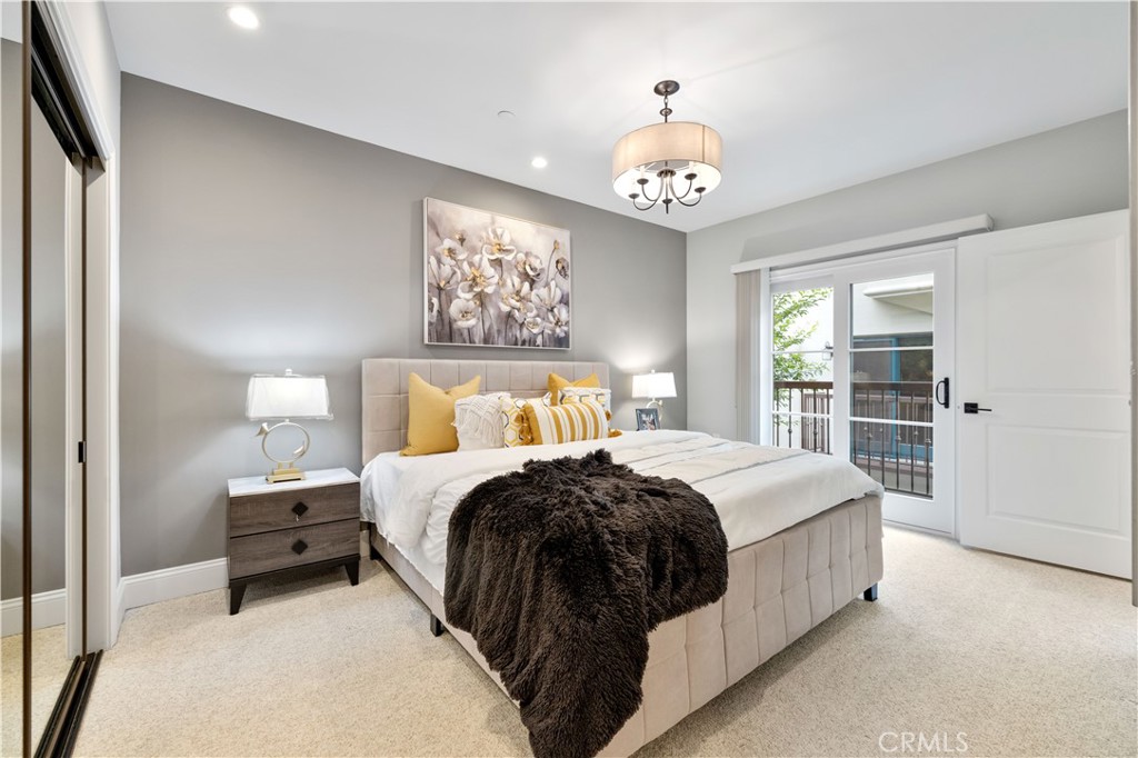 168 S Sierra Madre Boulevard 206