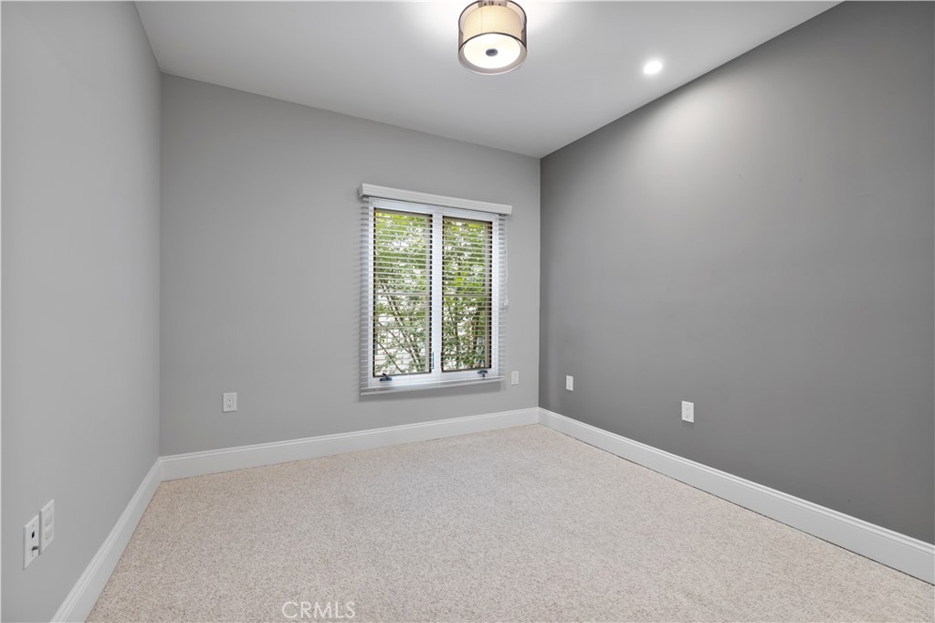 168 S Sierra Madre Boulevard 206