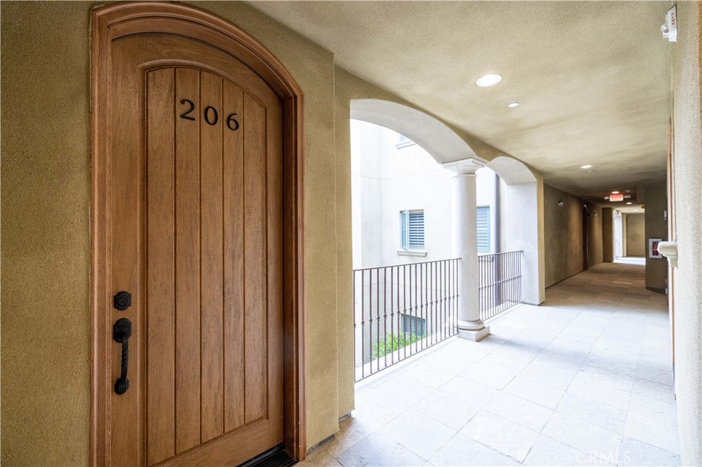 168 S Sierra Madre Boulevard 206