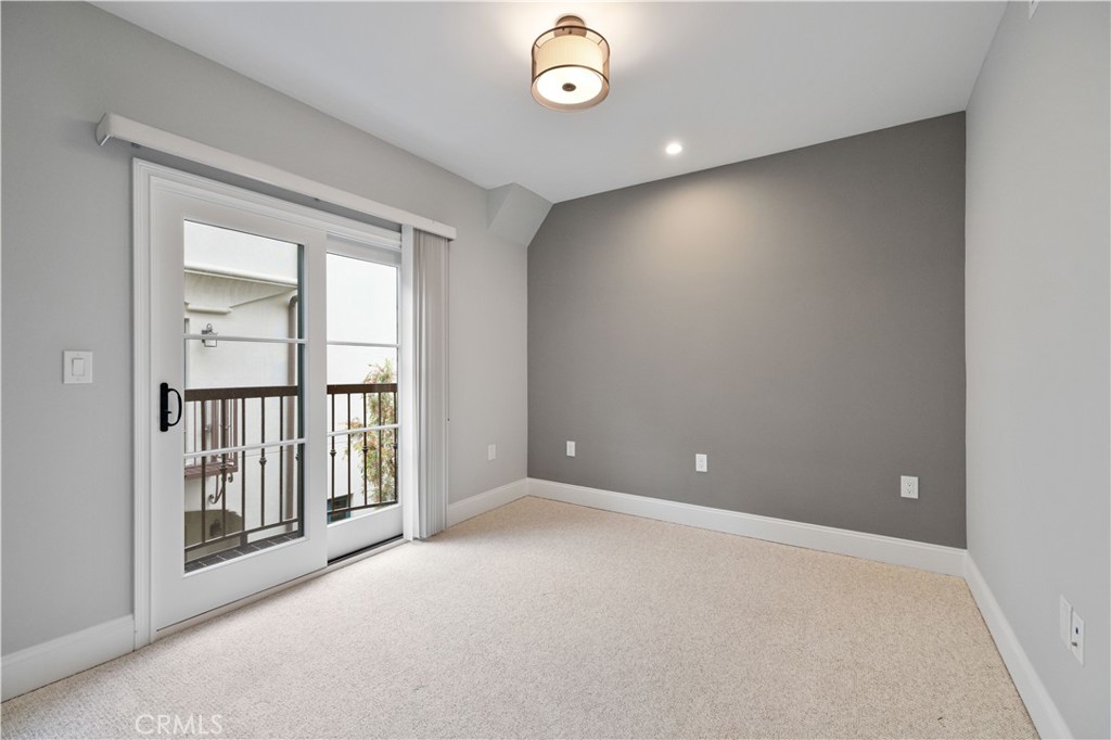 168 S Sierra Madre Boulevard 206