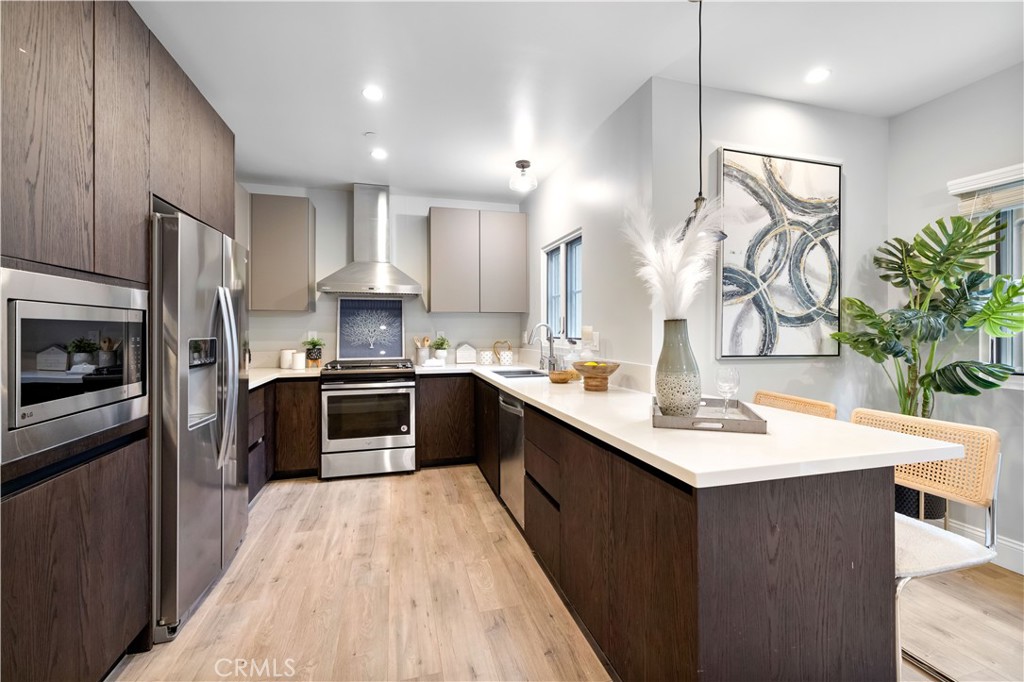 168 S Sierra Madre Boulevard 206