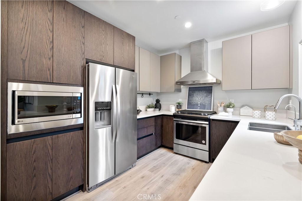 168 S Sierra Madre Boulevard 206
